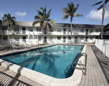 1470 N Dixie Highway - Photo Thumbnail 9