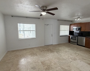 1470 N Dixie Highway - Photo Thumbnail 16