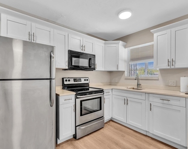 800 Moffett Street - Photo Thumbnail 11