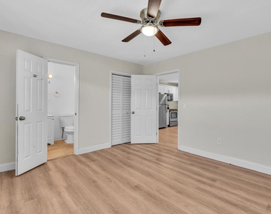800 Moffett Street - Photo Thumbnail 16