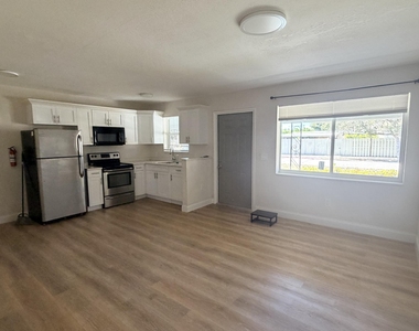 800 Moffett Street - Photo Thumbnail 1