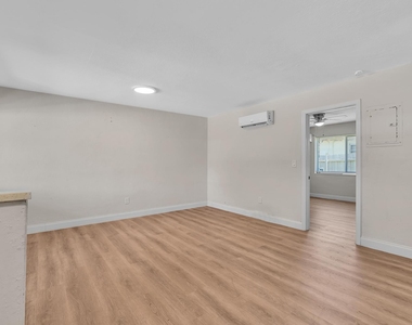 800 Moffett Street - Photo Thumbnail 13