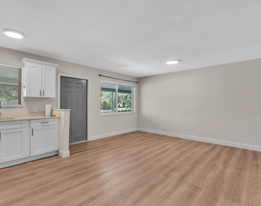 800 Moffett Street - Photo Thumbnail 12