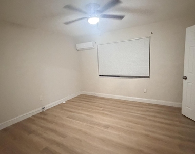 800 Moffett Street - Photo Thumbnail 6
