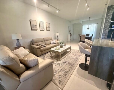 7508 La Paz Boulevard - Photo Thumbnail 7