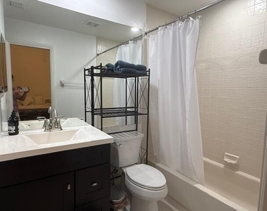 7508 La Paz Boulevard - Photo Thumbnail 23