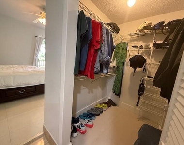 7508 La Paz Boulevard - Photo Thumbnail 12