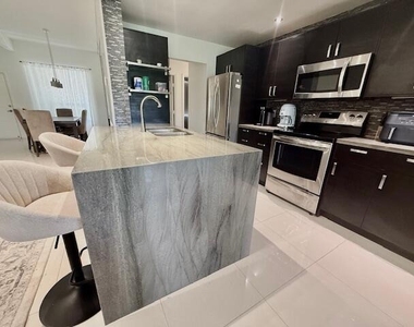 7508 La Paz Boulevard - Photo Thumbnail 1