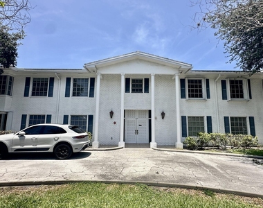 2171 Ne 66th Street - Photo Thumbnail 24