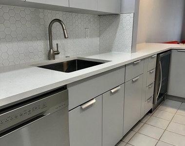 2171 Ne 66th Street - Photo Thumbnail 5