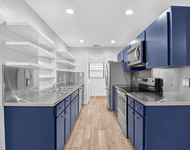 725 Heron Drive - Photo Thumbnail 13