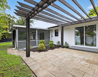 725 Heron Drive - Photo Thumbnail 32