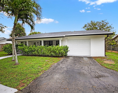 725 Heron Drive - Photo Thumbnail 2