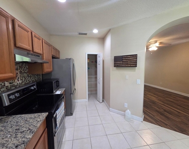 3810 Haley Court - Photo Thumbnail 7