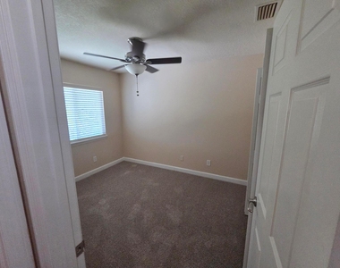 3810 Haley Court - Photo Thumbnail 23
