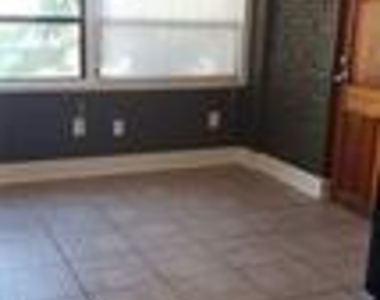 1824 Roosevelt Street - Photo Thumbnail 3