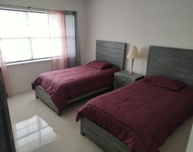 565 Oaks Lane - Photo Thumbnail 47