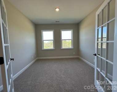 5715 Gulch Place - Photo Thumbnail 12