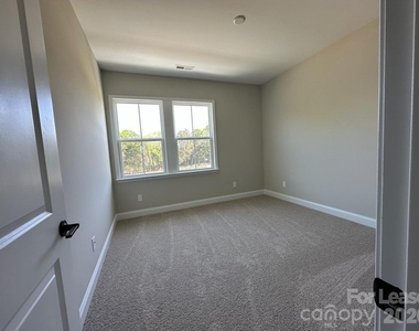 5715 Gulch Place - Photo Thumbnail 11