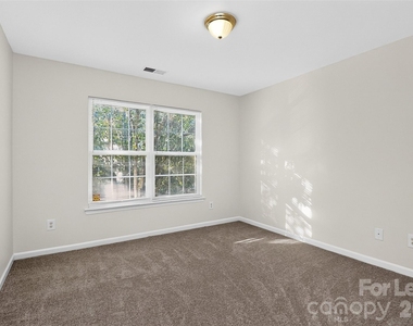 3003 Moonstone Lane - Photo Thumbnail 9