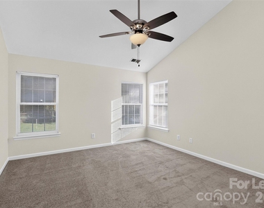 3003 Moonstone Lane - Photo Thumbnail 14