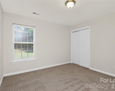 3003 Moonstone Lane - Photo Thumbnail 11