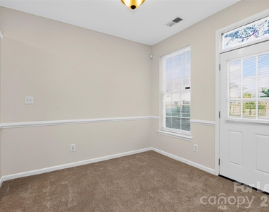 3003 Moonstone Lane - Photo Thumbnail 4