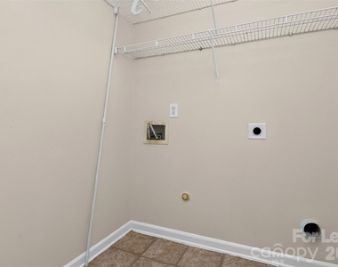 3003 Moonstone Lane - Photo Thumbnail 13