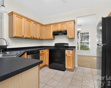 3003 Moonstone Lane - Photo Thumbnail 3