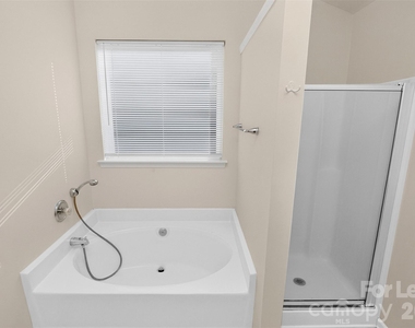 3003 Moonstone Lane - Photo Thumbnail 16