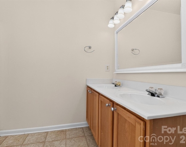 3003 Moonstone Lane - Photo Thumbnail 17