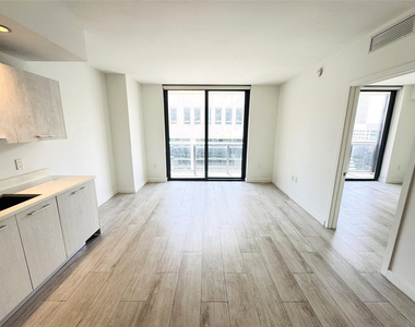 55 Sw 9th Street - Photo Thumbnail 3