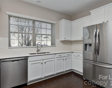 1036 Easley Street - Photo Thumbnail 8