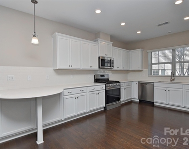 1036 Easley Street - Photo Thumbnail 11