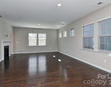 1036 Easley Street - Photo Thumbnail 2