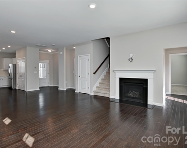 1036 Easley Street - Photo Thumbnail 6