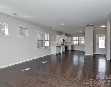 1036 Easley Street - Photo Thumbnail 4