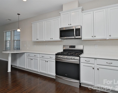 1036 Easley Street - Photo Thumbnail 9