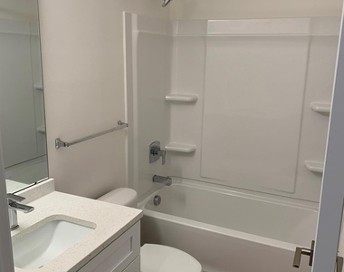 3515 Markland Drive - Photo Thumbnail 9