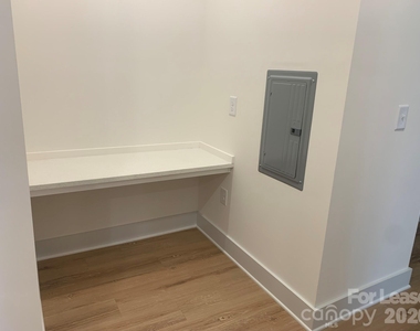 3515 Markland Drive - Photo Thumbnail 4