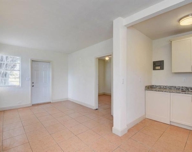 3000 Broadway - Photo Thumbnail 16