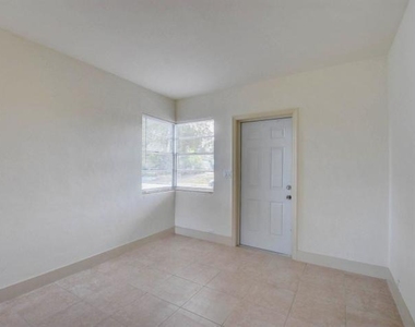 3000 Broadway - Photo Thumbnail 9