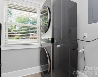 3945 Winfield Drive - Photo Thumbnail 7