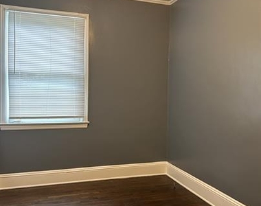 1513 Noel Place - Photo Thumbnail 8