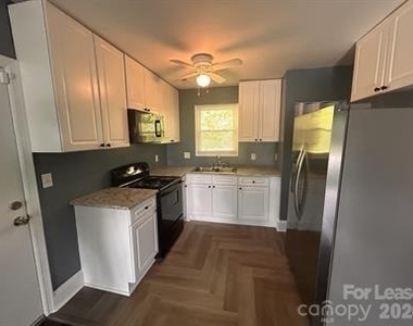1513 Noel Place - Photo Thumbnail 2