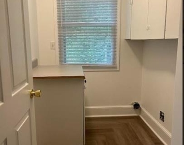 1513 Noel Place - Photo Thumbnail 5
