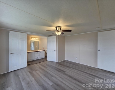 6870 Frankfurt Drive - Photo Thumbnail 7