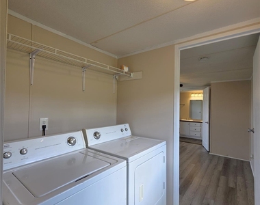 6870 Frankfurt Drive - Photo Thumbnail 5