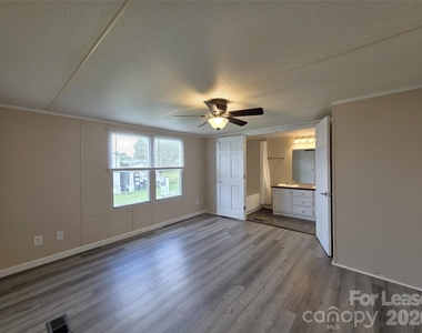 6870 Frankfurt Drive - Photo Thumbnail 6