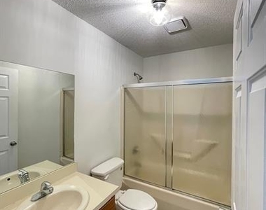 609 Piper Court - Photo Thumbnail 13
